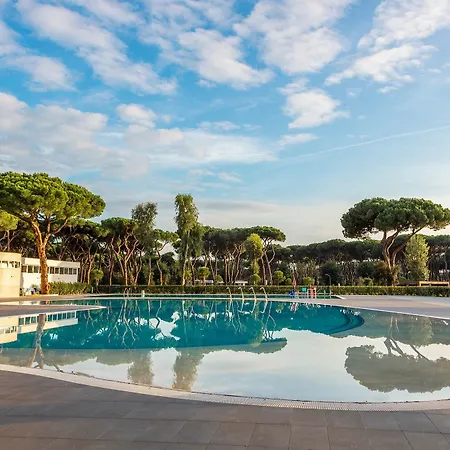 Gebetsroither - Village Roma Capitol 4*